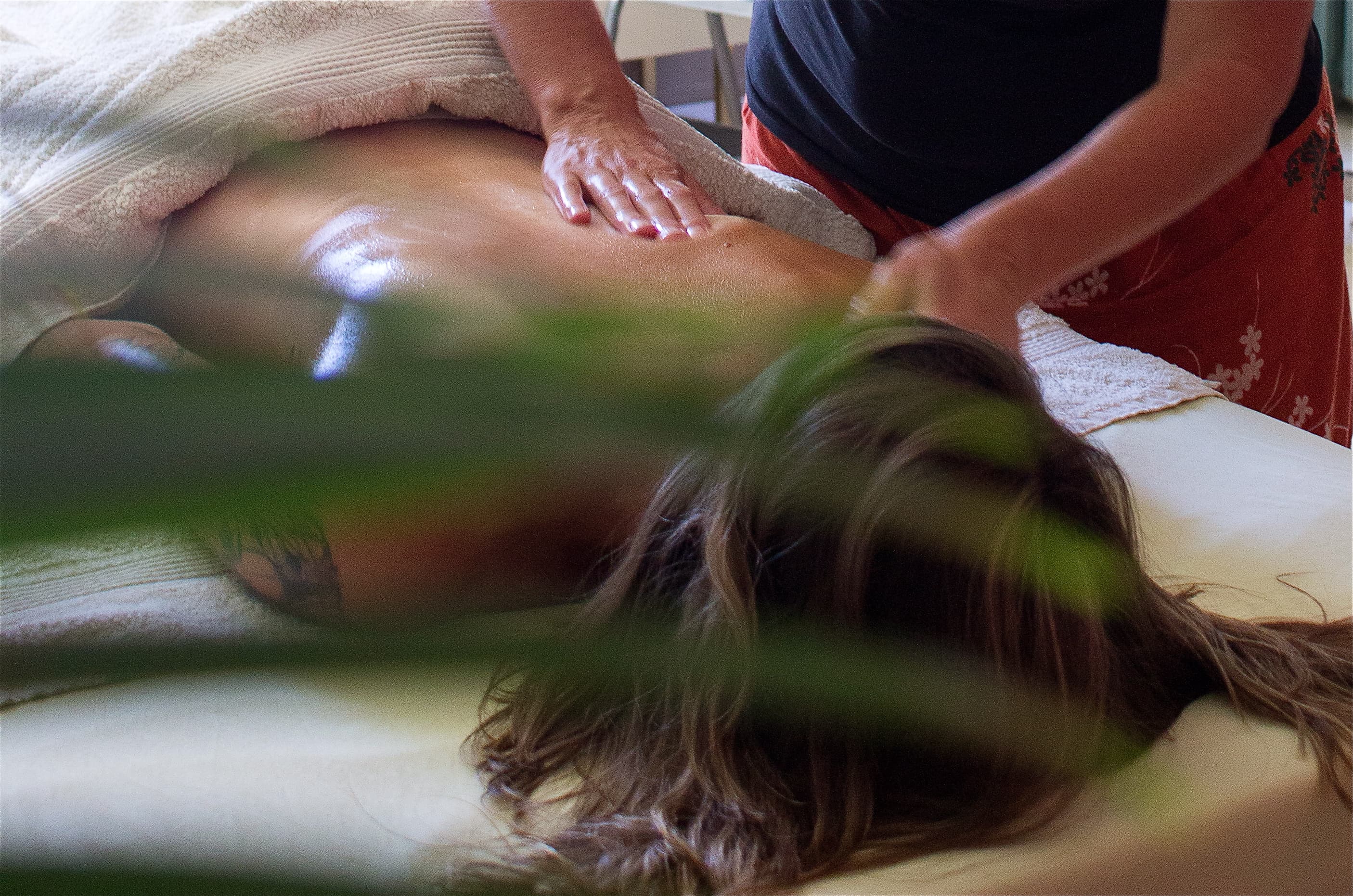 Séance de massage ayurvédique au cabinet ISAYIA